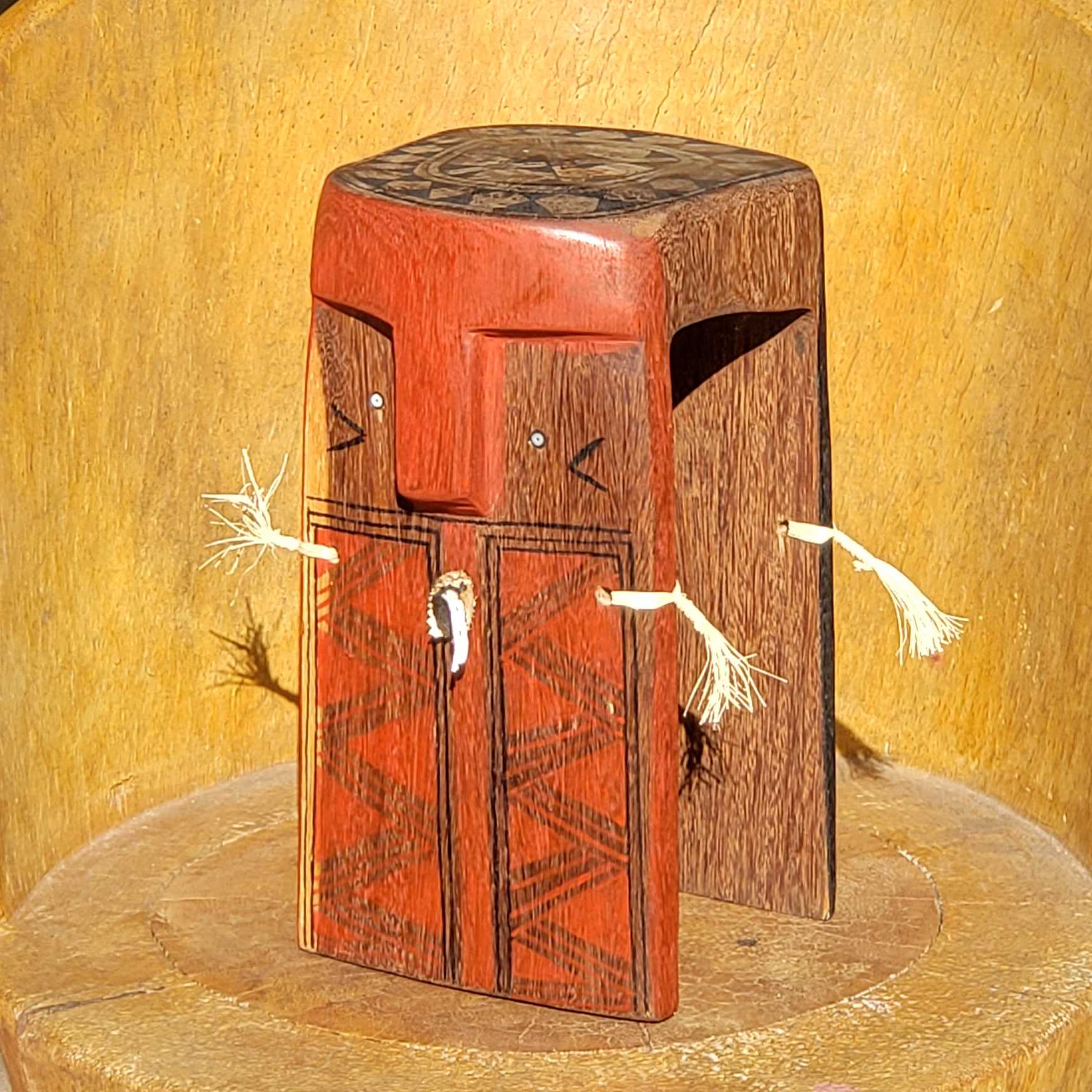 Banco Máscara Waurá - 23 x 25 x 40 cm