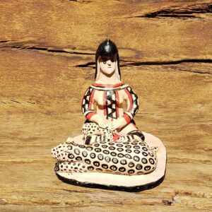 Boneca Karajá com Onça - G2 - 14 x 14 x 16 cm