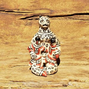 Boneca Karajá Onça com Filhos - MG9 - 8 x 8 x 14 cm