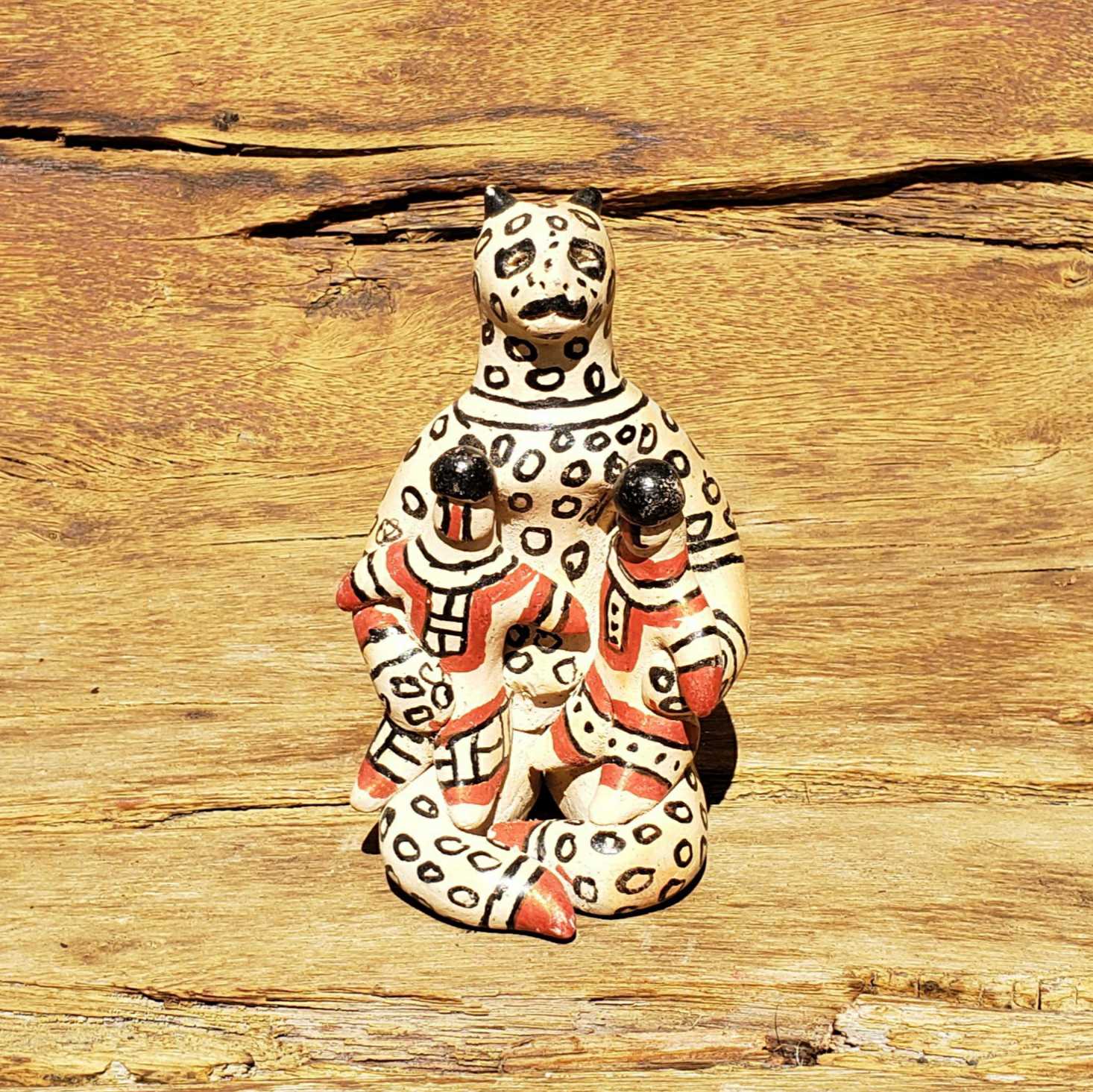 Boneca Karajá Onça com Filhos - MG9 - 8 x 8 x 14 cm